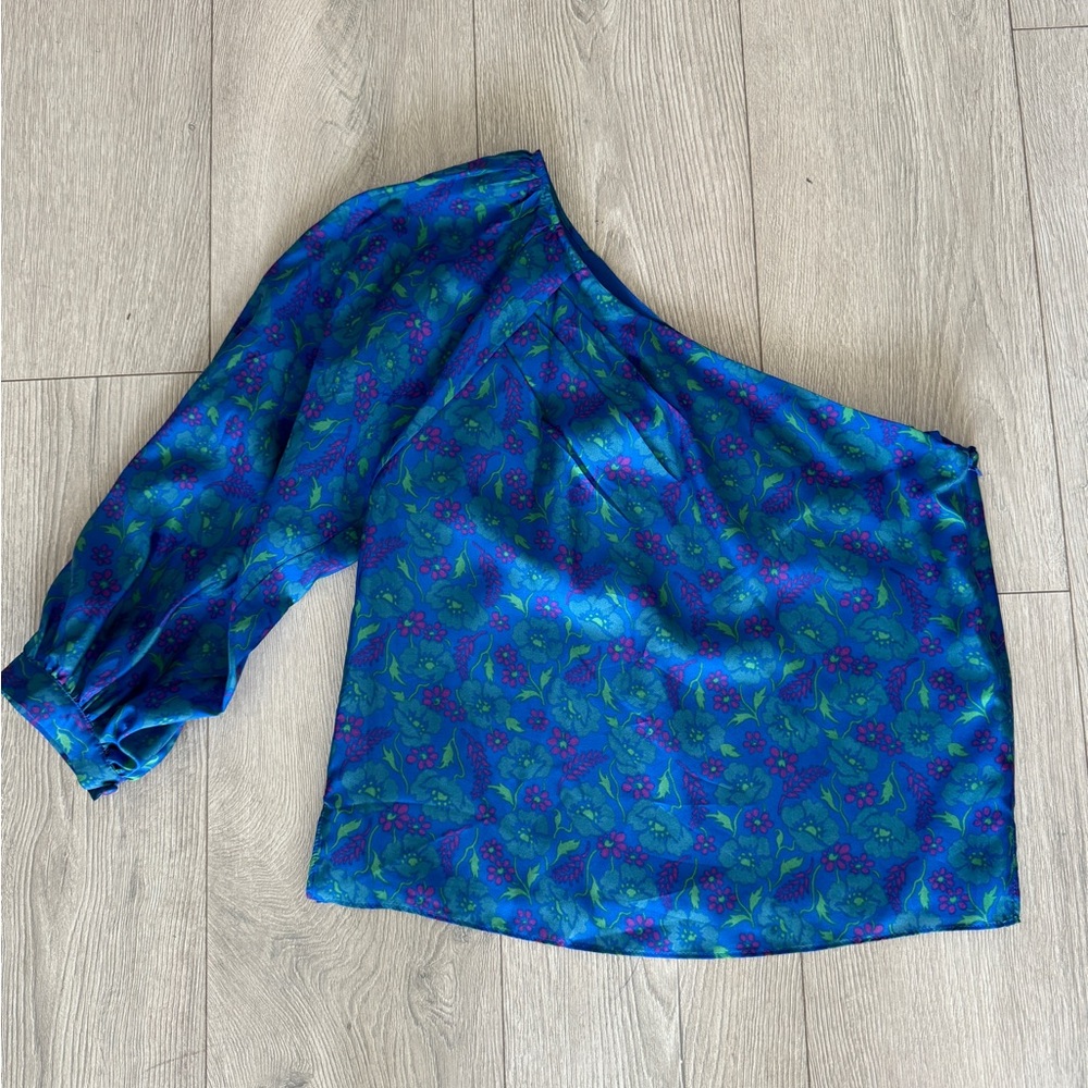Never Worn Veronica Beard Lyric Top Size 4